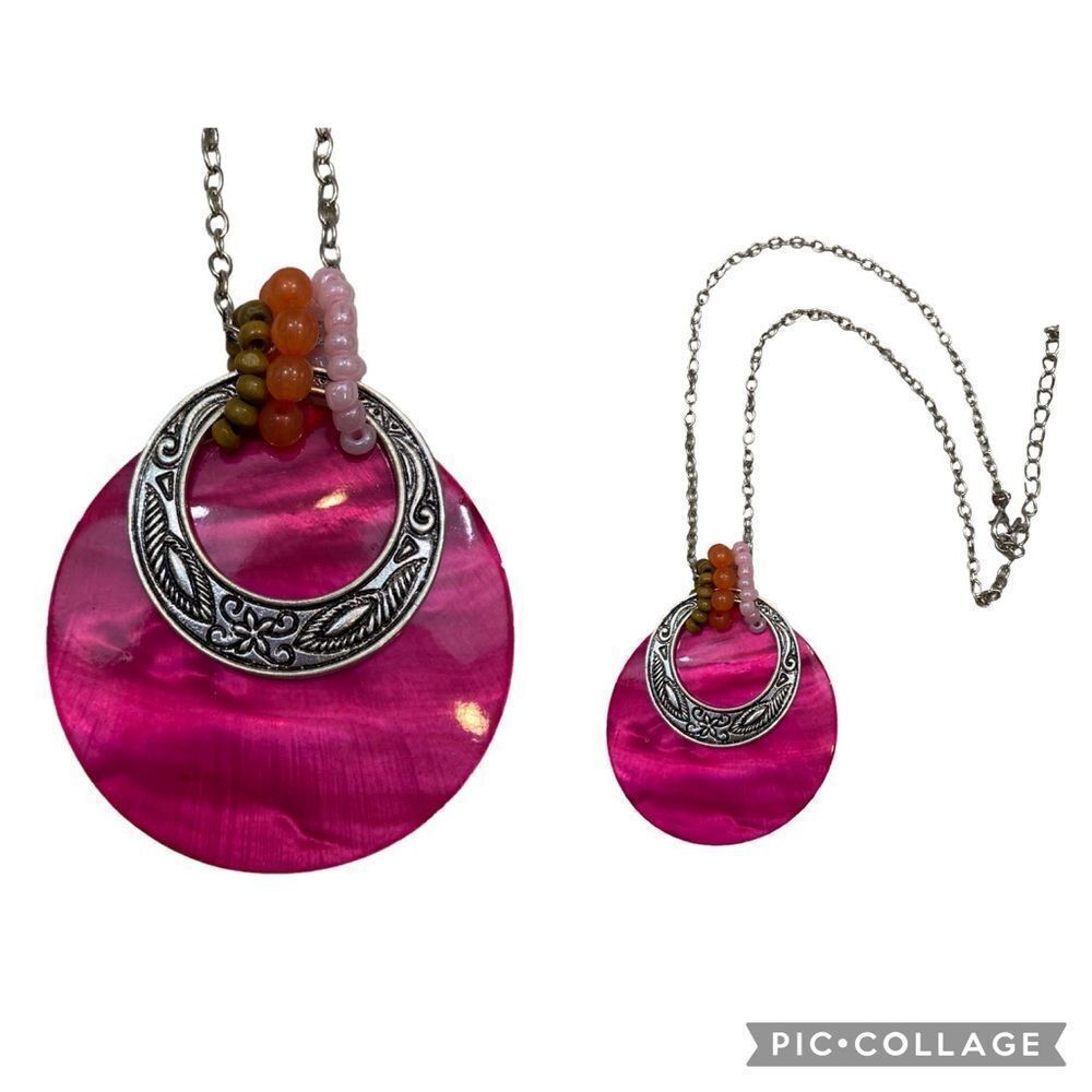 New Without Tags Pink Shell And Silver Chain And Pendant Necklace‎